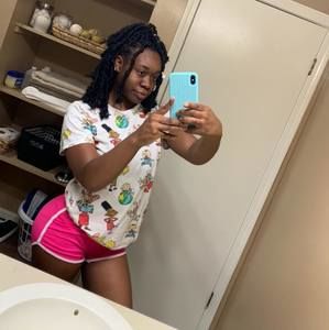 Meet your Posher, Ciara